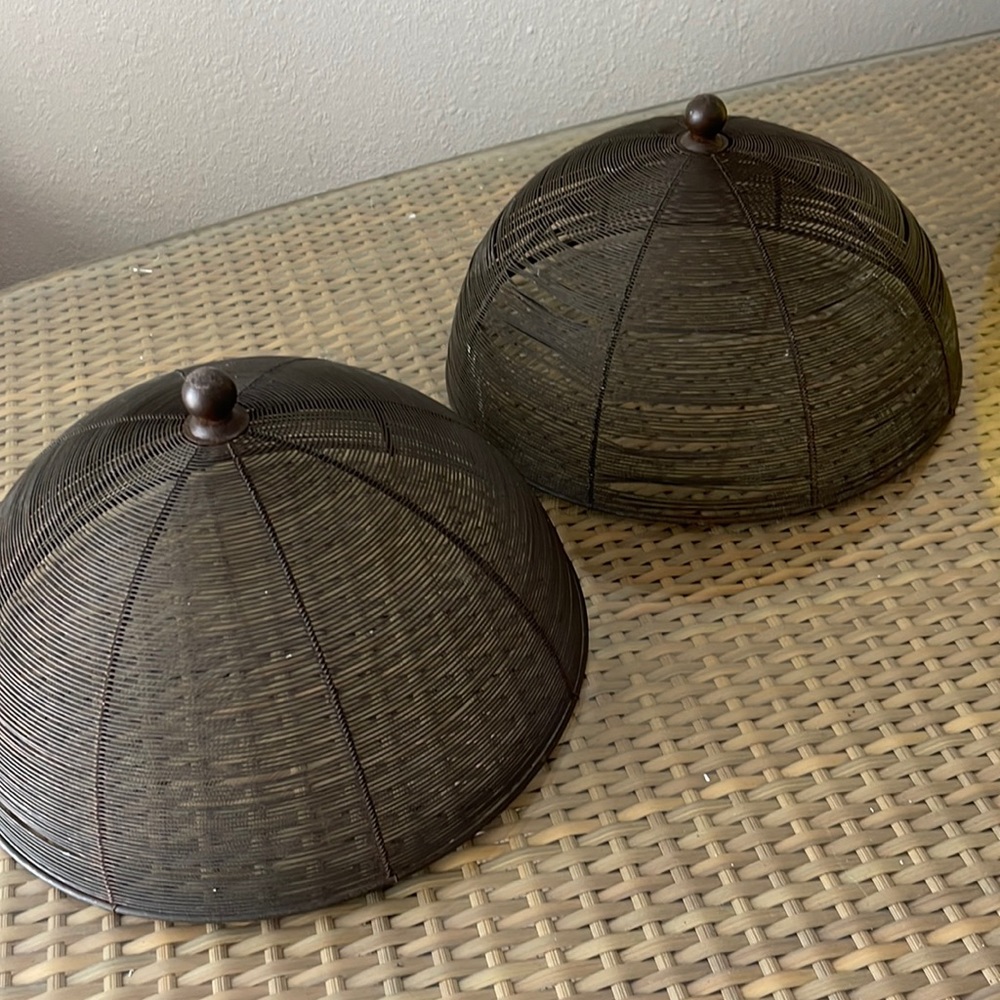 Metallic food cover